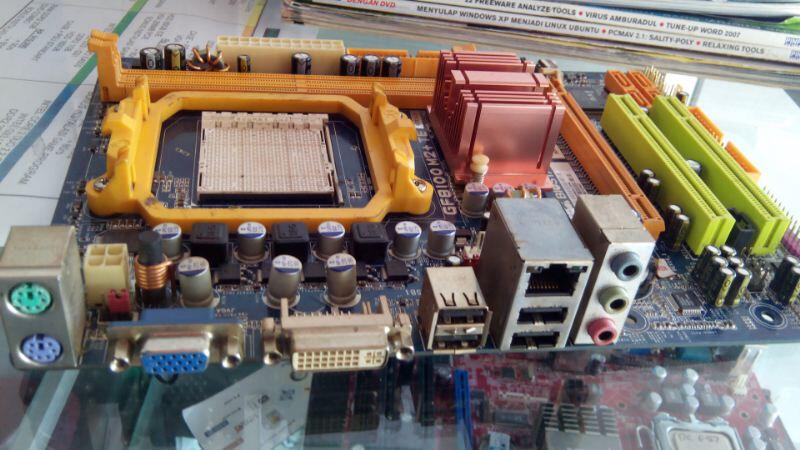 PAKETAN AMD ATLHON II X2 2,7GHz + BIOSTAR GF 8200 AM2+