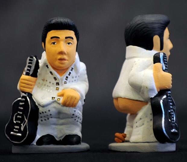 Caganer : Action Figure orang-orang terkenal yang sedang BAB a.k.a Eek. masup gan!!!