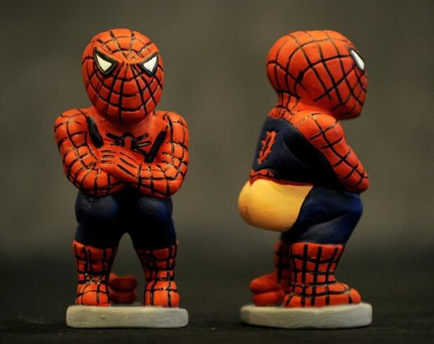 Caganer : Action Figure orang-orang terkenal yang sedang BAB a.k.a Eek. masup gan!!!