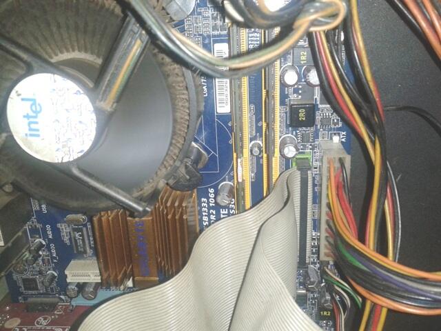 PROCIE CORE 2 DUO E6300 @ 1.86 GHZ 200K