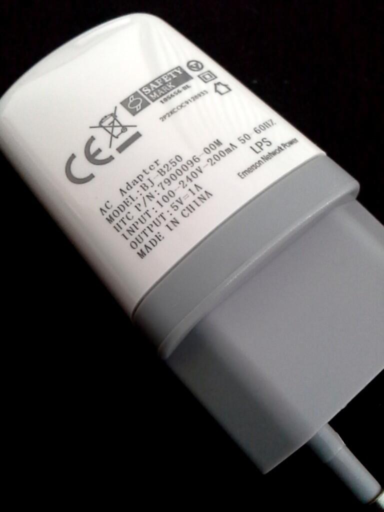 Original Charger HTC + USC Cable **bukan barang KW**
