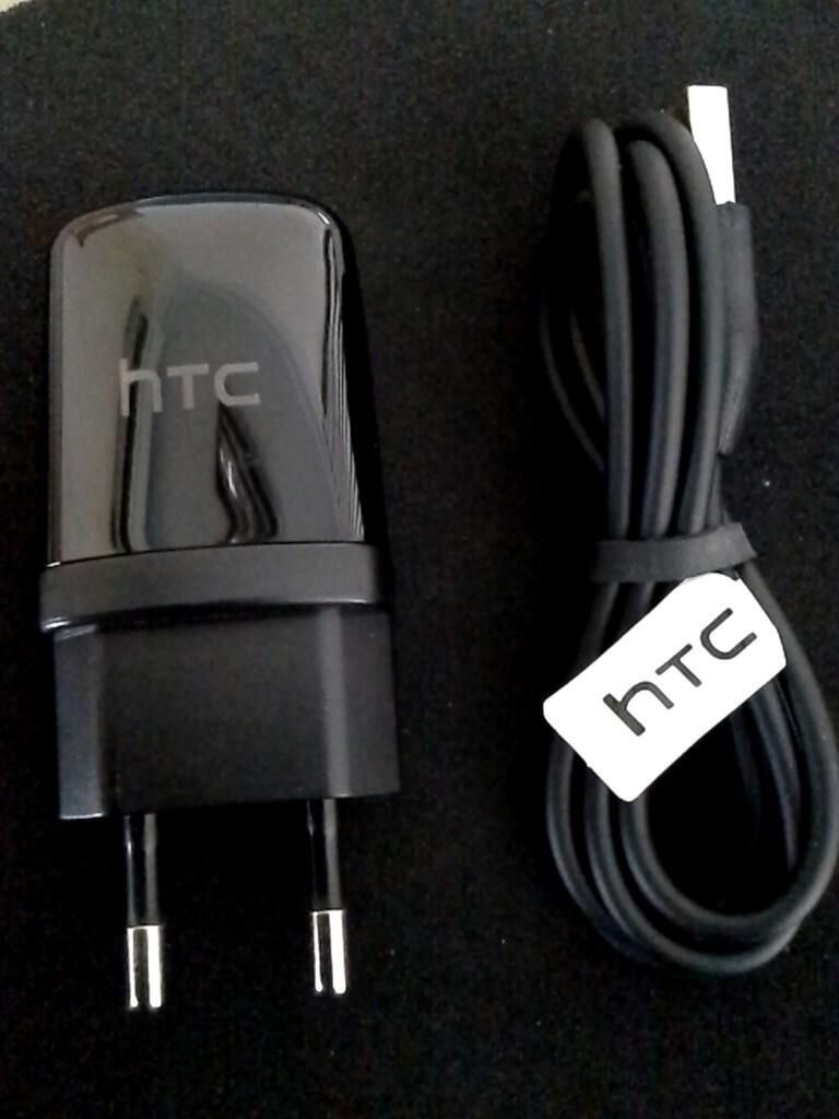 Original Charger HTC + USC Cable **bukan barang KW**