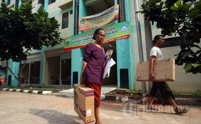 ( Adem Baca Berita Jokowi ) Jokowi: Relokasi Warga Waduk Ria Rio Rampung 100 Persen