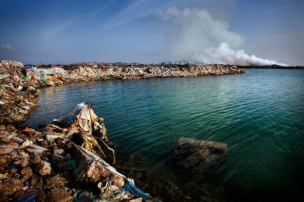 Pulau-pulau Khusus Untuk Membuang Sampah