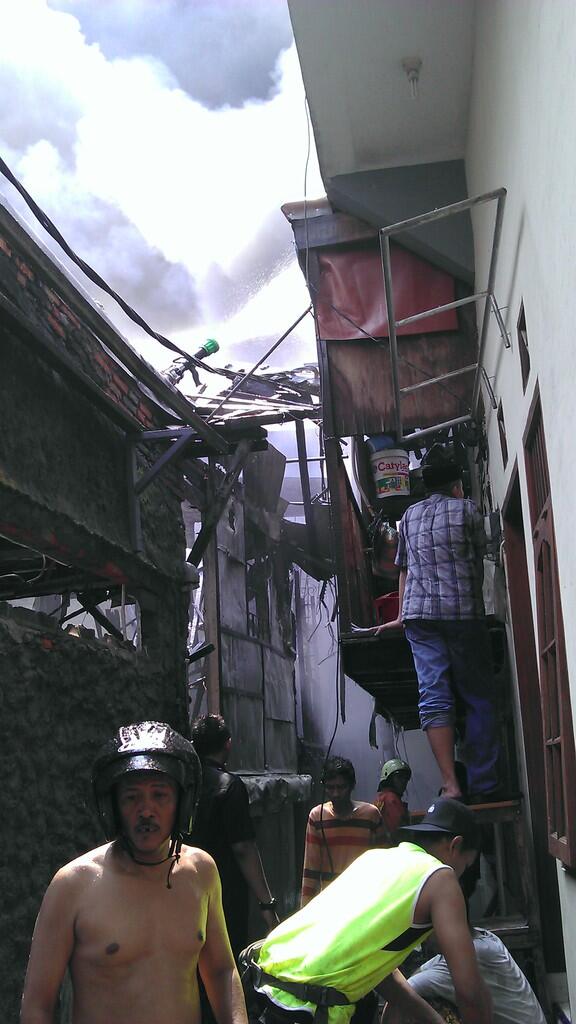 SI JAGO MERAH MENGAMUK di Jelambar Baru Rt 9, 10, 11 dan 15 RW 10, Jelambar, Jakbar. 