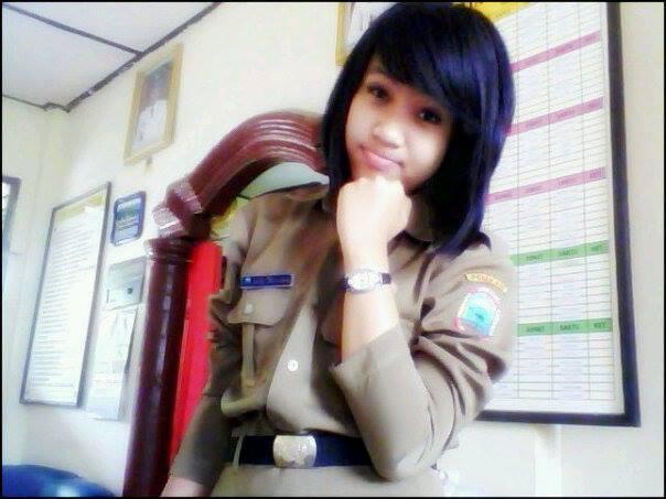 Narsis pake Baju Linmas (Bening Inside)