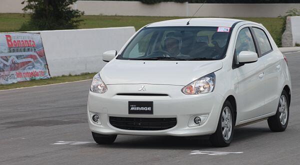 MITSUBISHI MIRAGE TDP 20 JUTAAN BARANG READY STOCK SIAP KIRIM
