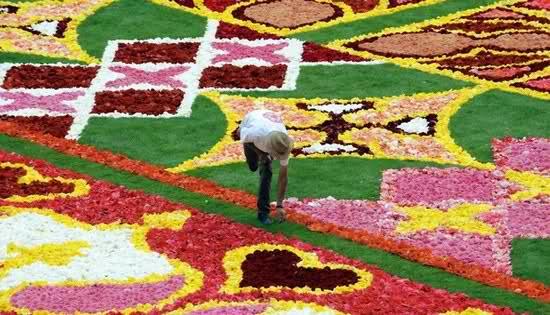 Karpet bunga raksasa di Brussels