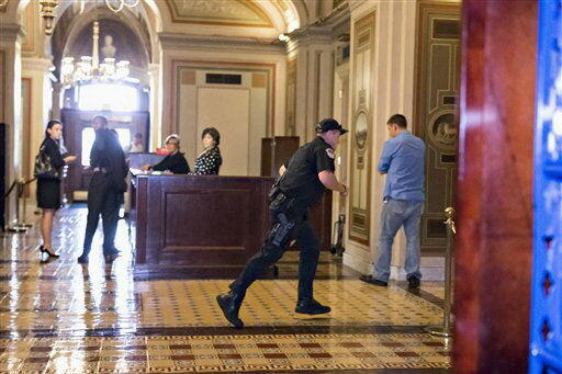 Foto - Foto Setelah Peristiwa Penembakan di Capitol Hill