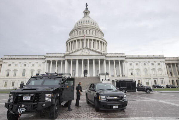 Foto - Foto Setelah Peristiwa Penembakan di Capitol Hill