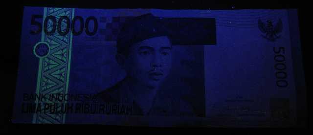 Pengaman Ultra Violet Pada Uang Kertas