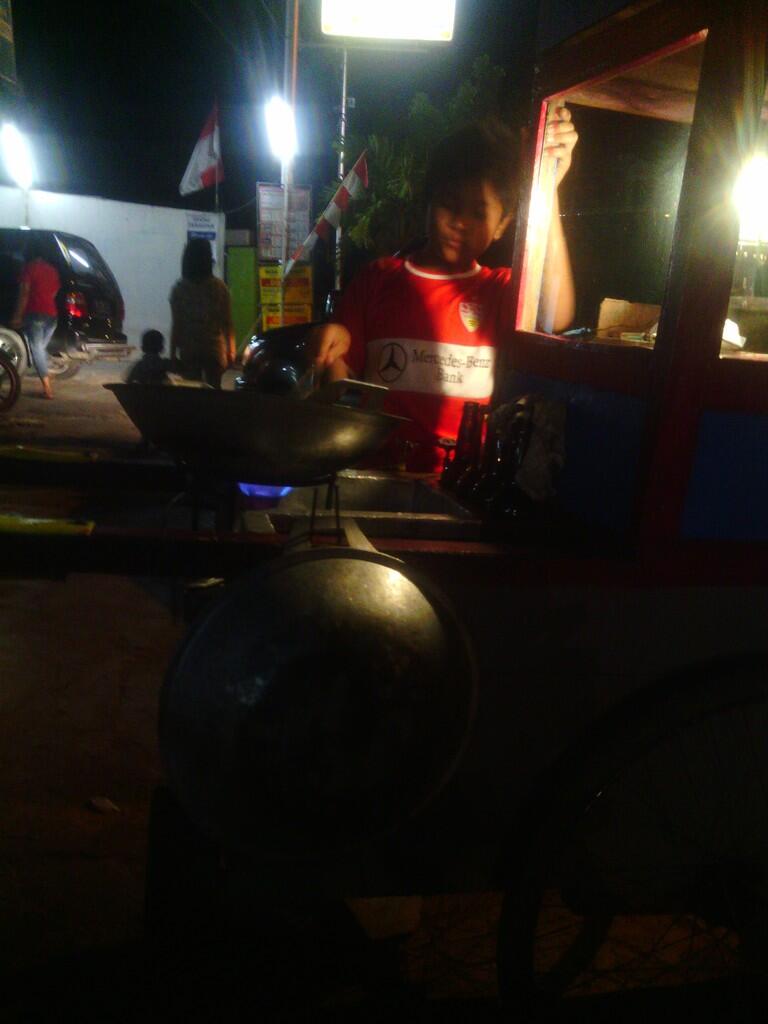 Bocah Penjual Nasi Goreng (Pic)