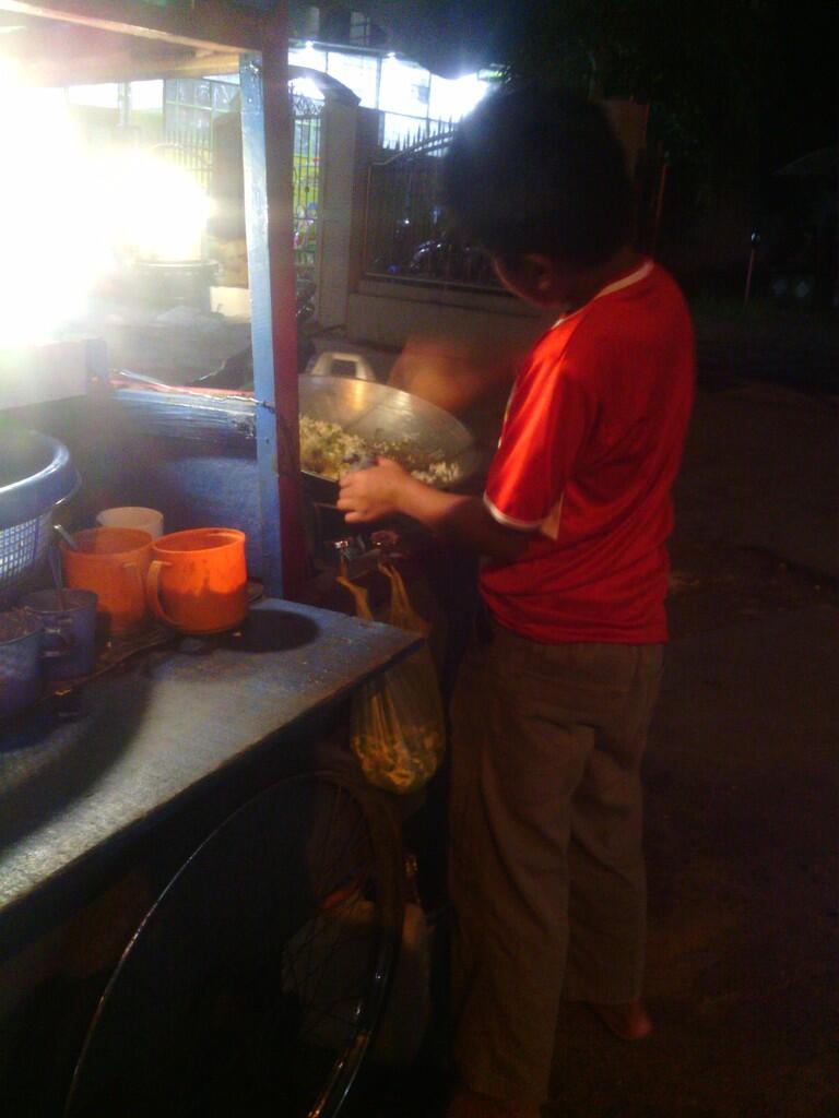 Bocah Penjual Nasi Goreng (Pic)