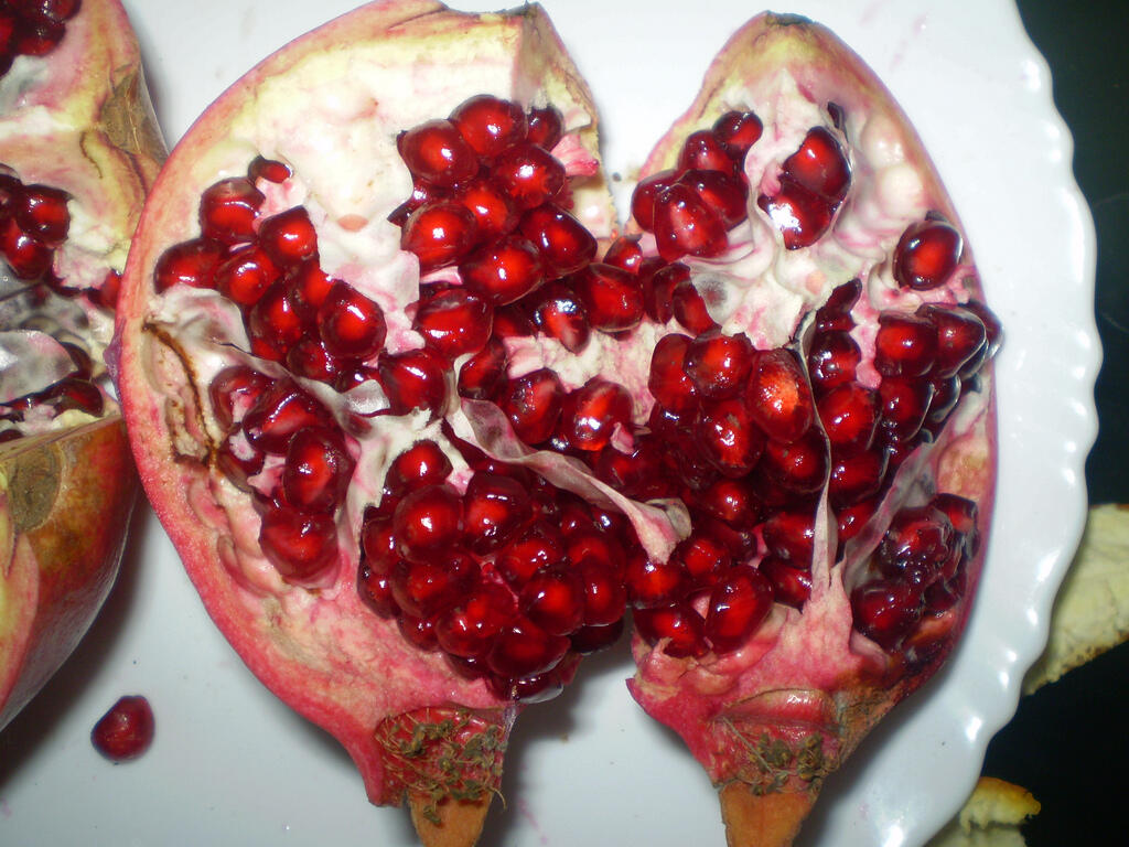 mengenal buah pomegranate dan manfaatnya