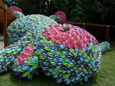 &#91;KREATIF GAN &#93; Patung Monyet Terbuat Dari SENDAL JEPIT **
