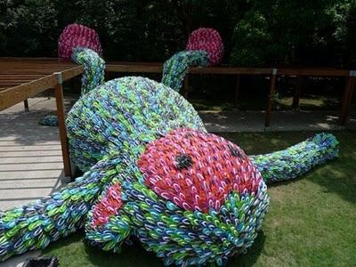 &#91;KREATIF GAN &#93; Patung Monyet Terbuat Dari SENDAL JEPIT **