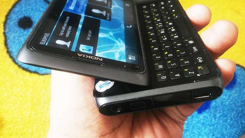 JUAL NOKIA E7 Dark Grey MULUS
