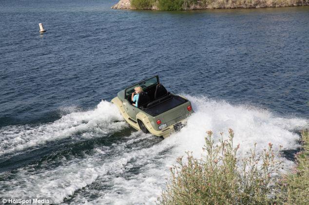 Mobil Amfibi: Beralih Fungsi dalam 15 Detik, dari darat menuju laut/sungai/danau