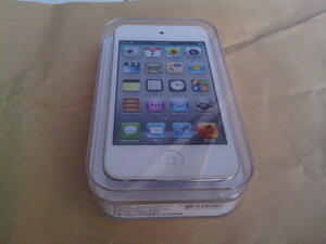 Ipod Tuch 8 GB (bantu temen untuk jualin)