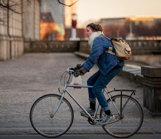 Melihat Gaya Pesepeda di Kota Copenhagen (Dari Yang Unik Sampai Yang Hot)