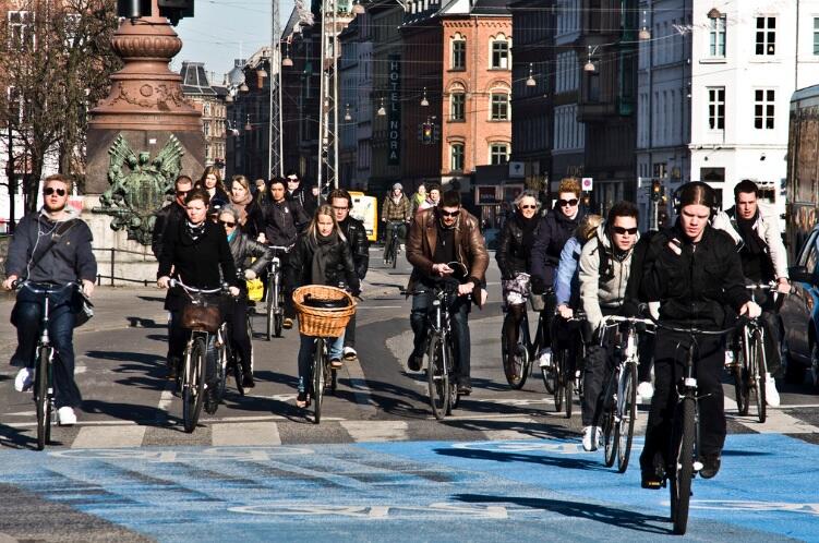 Melihat Gaya Pesepeda di Kota Copenhagen (Dari Yang Unik Sampai Yang Hot)