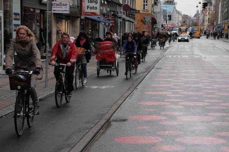 Melihat Gaya Pesepeda di Kota Copenhagen (Dari Yang Unik Sampai Yang Hot)