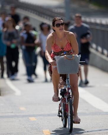 Melihat Gaya Pesepeda di Kota Copenhagen (Dari Yang Unik Sampai Yang Hot)