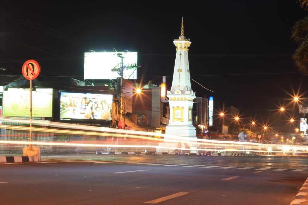 Tugu Jogja Di Malam Hari ..