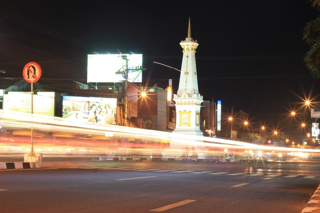 Tugu Jogja Di Malam Hari ..