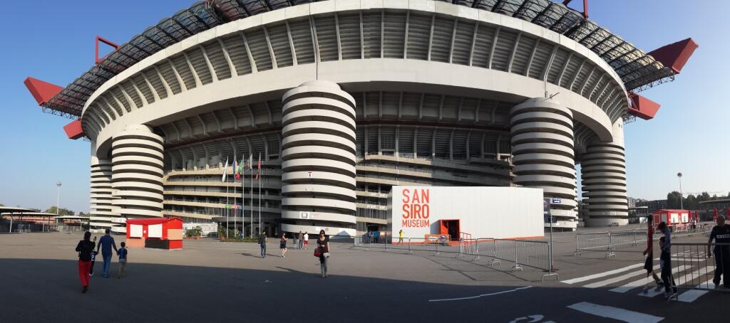 Tour Guide San Siro bisa Bahasa Inonesia gan 