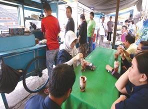 Ada yang mau Nyobain Es Pejabat ?????