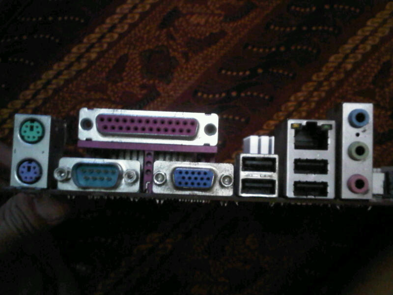 Mobo/Motherboard Wearnes (MSI) 945GCM7-L