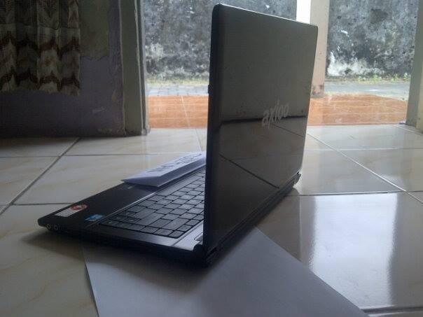 LAPTOP AXIO CORE i3 , RAM 2GB , HDD 320GB ,Jual CEPAT ...MURAAH MERIAH !!! MULUSSSSSS