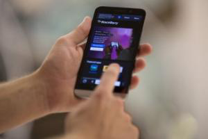 phablet Blackberry z30 di banderol 8juta,minat gan??