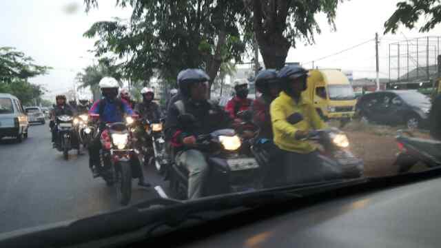 TINGKAT DISIPLIN RENDAH..! Orang Tangerang apa Orang Jakarta..? atau..