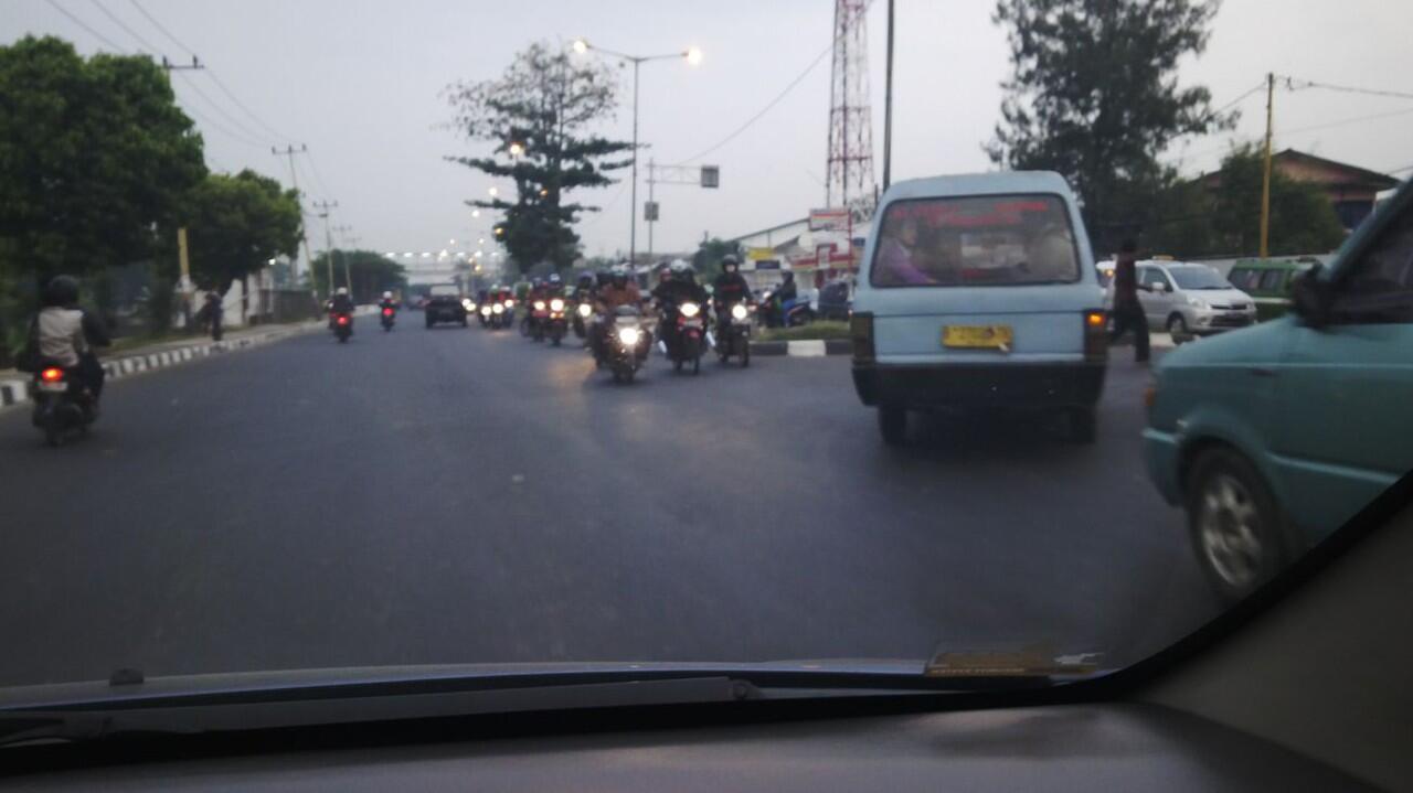 TINGKAT DISIPLIN RENDAH..! Orang Tangerang apa Orang Jakarta..? atau..