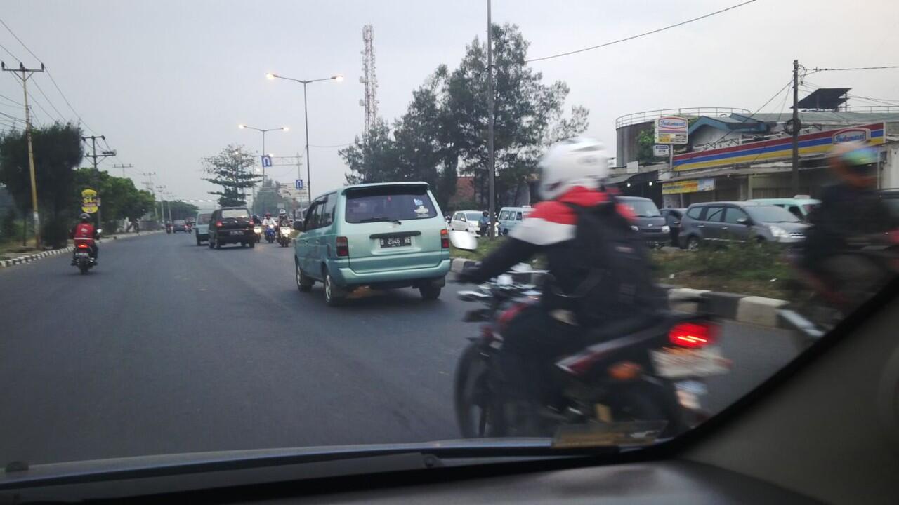 TINGKAT DISIPLIN RENDAH..! Orang Tangerang apa Orang Jakarta..? atau..