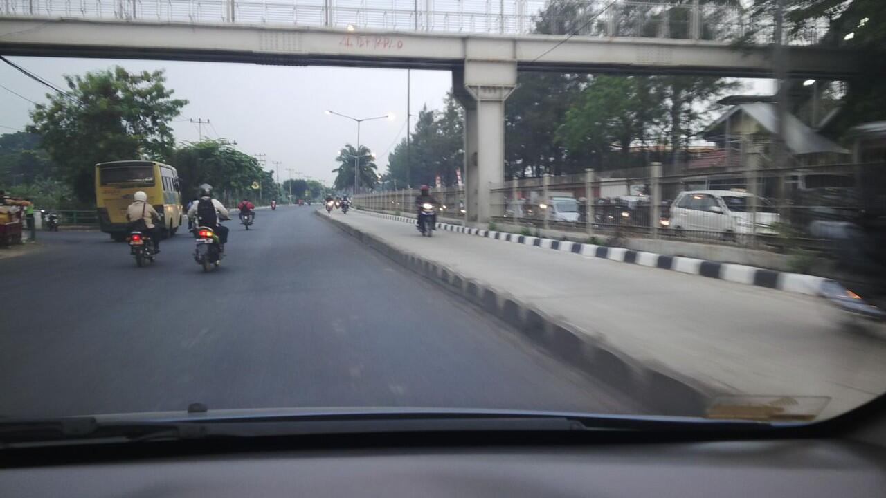 TINGKAT DISIPLIN RENDAH..! Orang Tangerang apa Orang Jakarta..? atau..