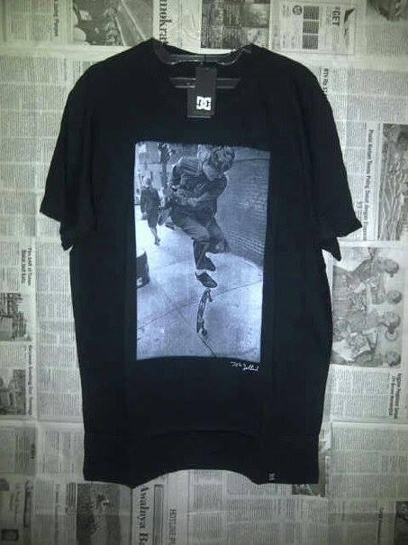 Kaos (Grade ORI) DC VANS HURLEY RIPCULR QUICKSILVER SUPREME