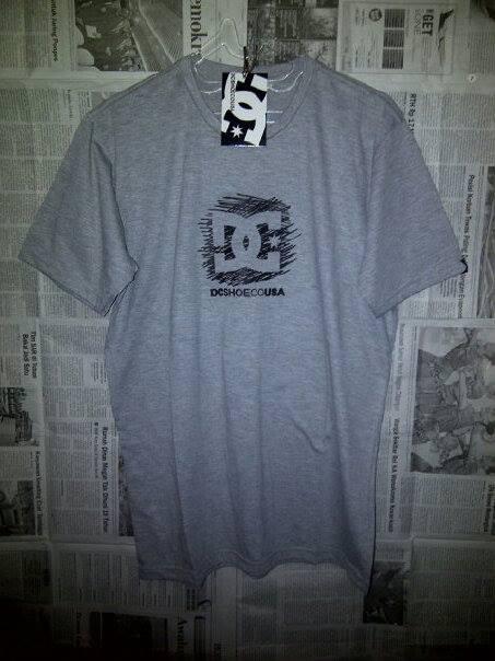 Kaos (Grade ORI) DC VANS HURLEY RIPCULR QUICKSILVER SUPREME