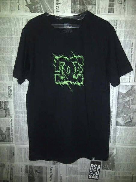 Kaos (Grade ORI) DC VANS HURLEY RIPCULR QUICKSILVER SUPREME