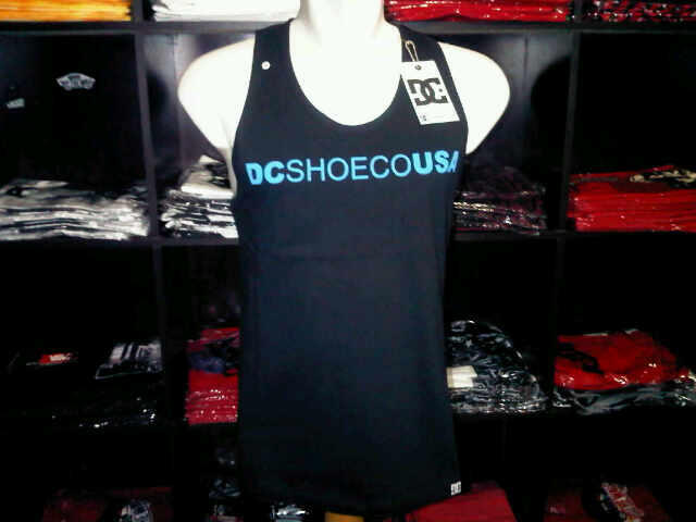 JUAL KAOS DISTRO (VANS, DC, VOLCOM, REBEL8, etc.) GAK ORI, TAPI BIKIN KEREN