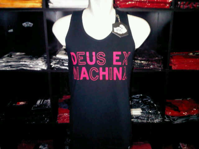 JUAL KAOS DISTRO (VANS, DC, VOLCOM, REBEL8, etc.) GAK ORI, TAPI BIKIN KEREN