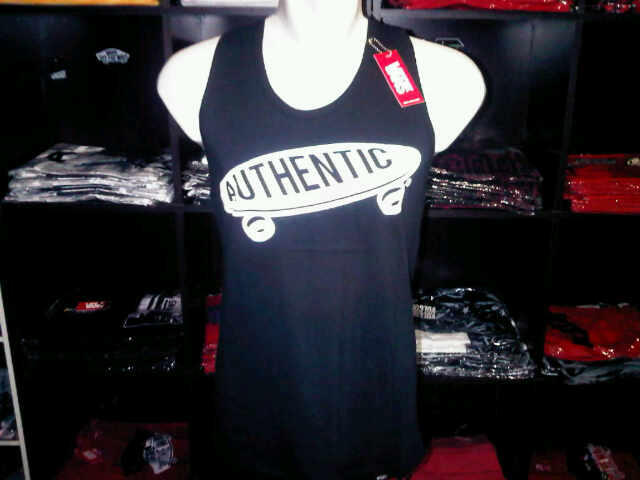JUAL KAOS DISTRO (VANS, DC, VOLCOM, REBEL8, etc.) GAK ORI, TAPI BIKIN KEREN