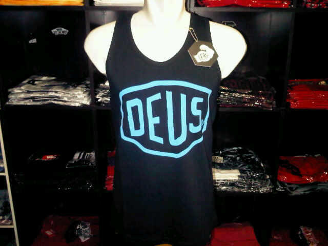 JUAL KAOS DISTRO (VANS, DC, VOLCOM, REBEL8, etc.) GAK ORI, TAPI BIKIN KEREN