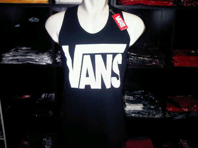 JUAL KAOS DISTRO (VANS, DC, VOLCOM, REBEL8, etc.) GAK ORI, TAPI BIKIN KEREN