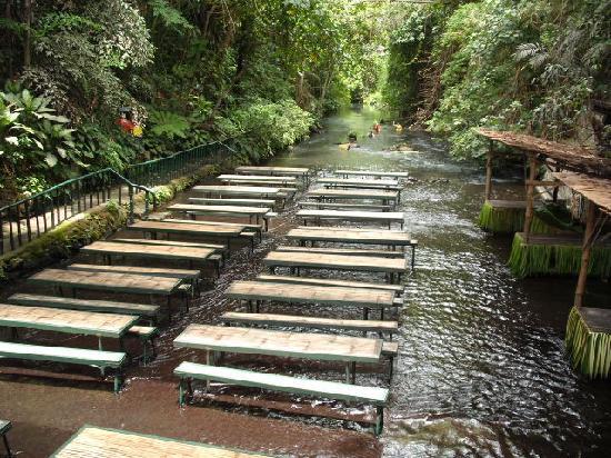 Amazing...!!! Restoran Unik Dibawah Air Terjun.