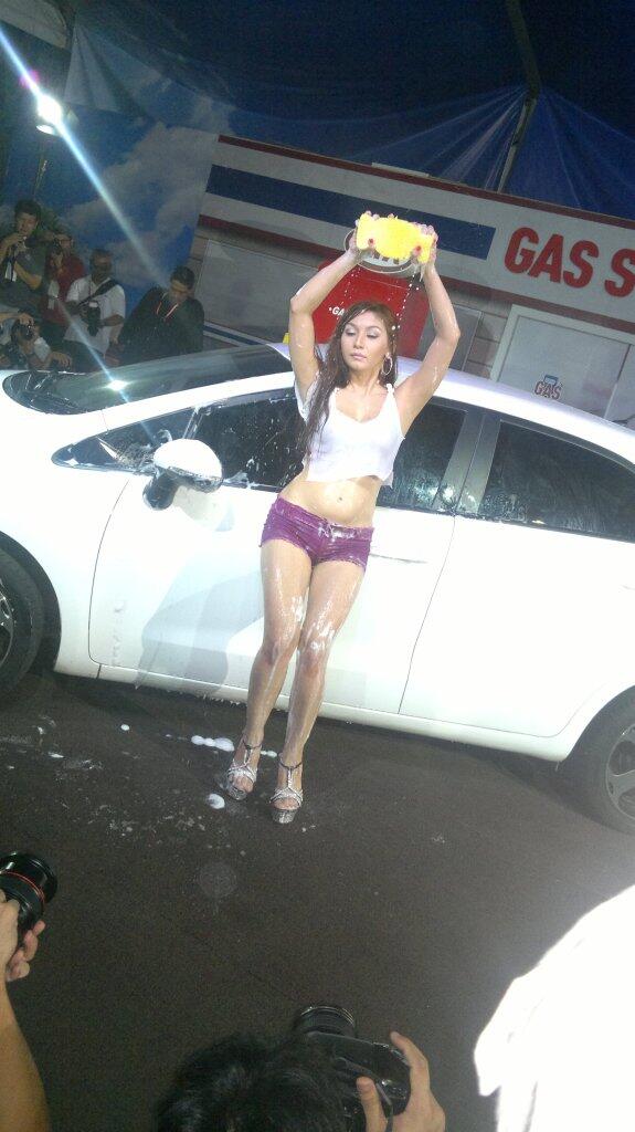 &#91;PICS&#93; Baby Margaretha - Sexy Car Wash - IIMS 2013