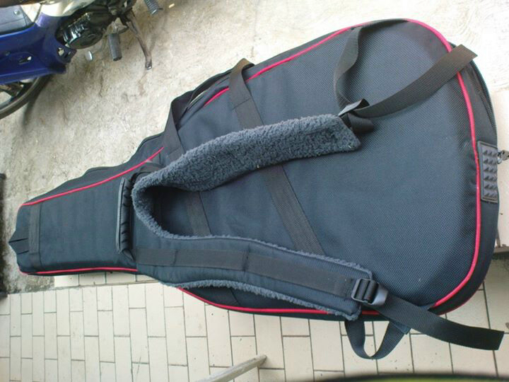 Rumah gigbag gitar