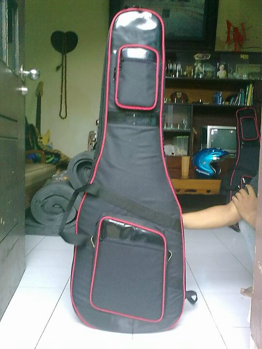 Rumah gigbag gitar